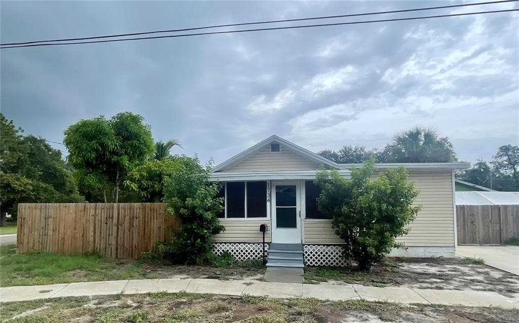 1734 44TH STREET S ST PETERSBURG, FL 33711