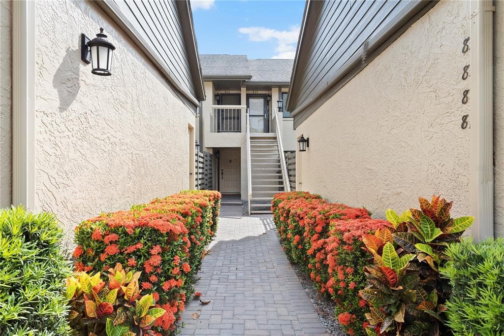 3167 LANDMARK DRIVE UNIT 813 CLEARWATER, FL 33761