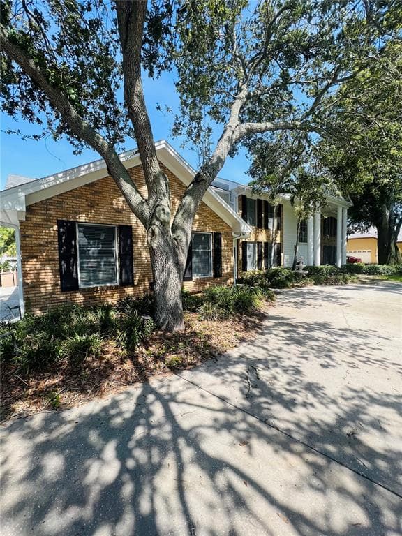 7315 HUNT CLUB LANE SEMINOLE, FL 33776