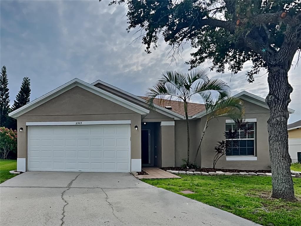 2305 SAPHIRE COURT KISSIMMEE, FL 34743
