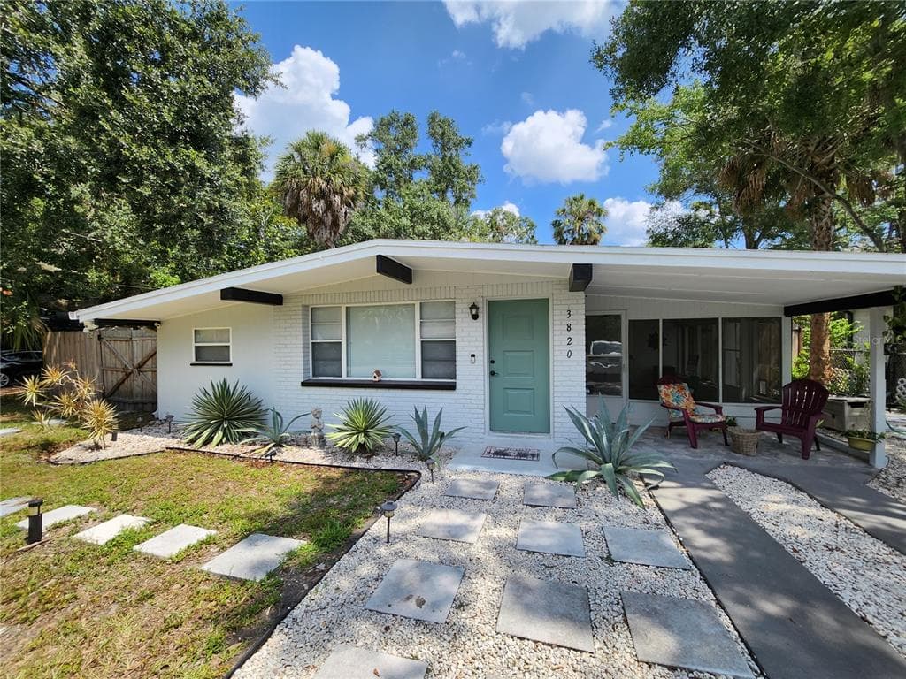 3820 LAKESHORE DRIVE TAMPA, FL 33604