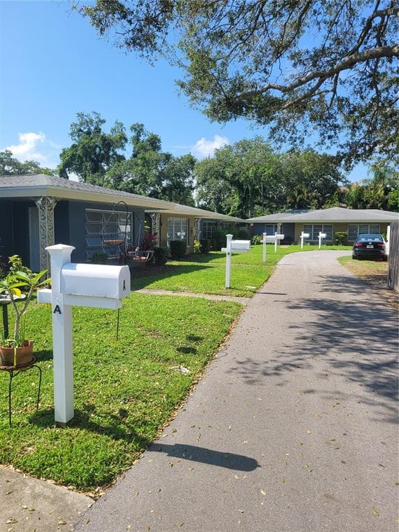 1031 COMMODORE STREET UNIT B CLEARWATER, FL 33755