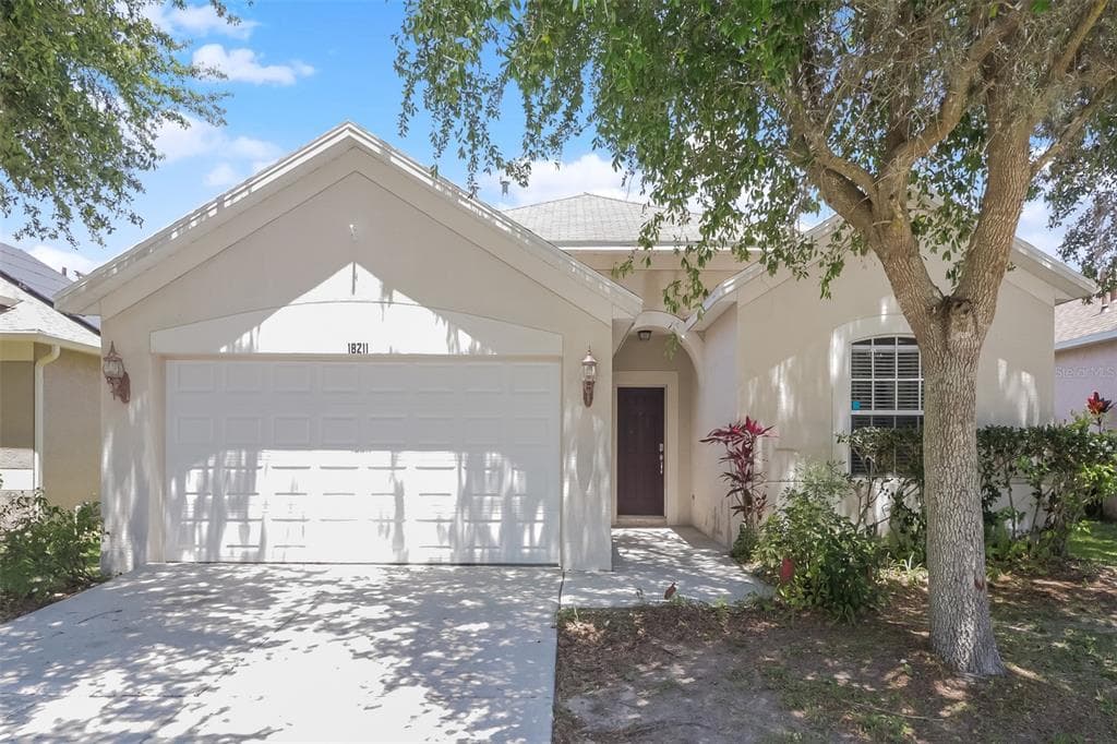 18211 HOLLYHILLS WAY TAMPA, FL 33647