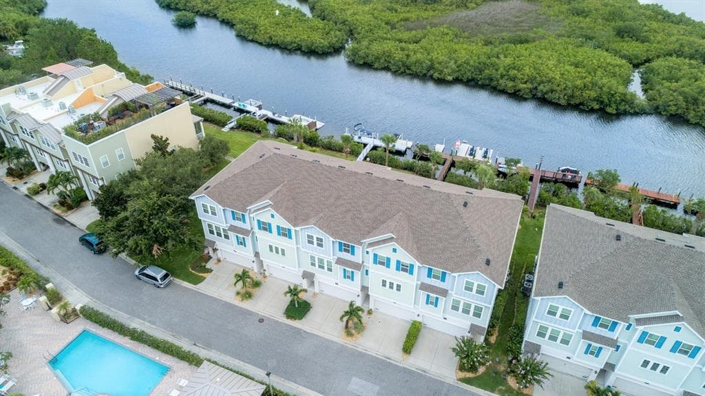 115 ATHENIAN WAY TARPON SPRINGS, FL 34689