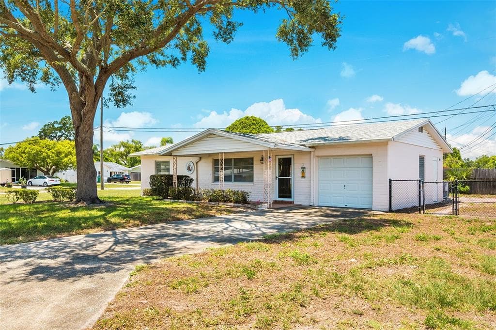 10833 111TH PLACE N LARGO, FL 33778