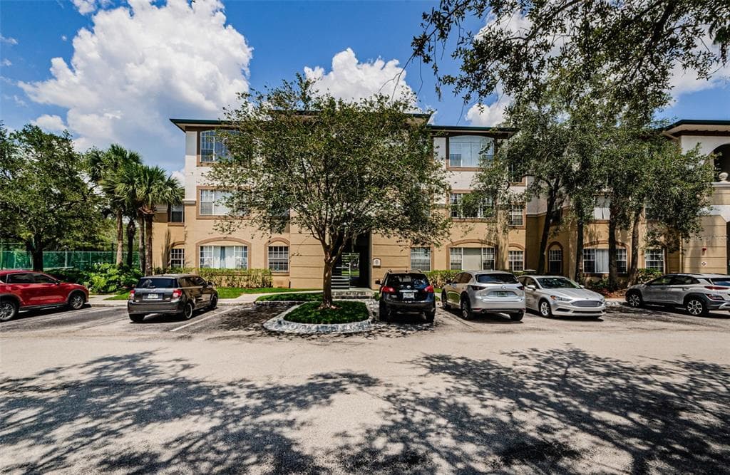17102 CARRINGTON PARK DRIVE UNIT 306 TAMPA, FL 33647