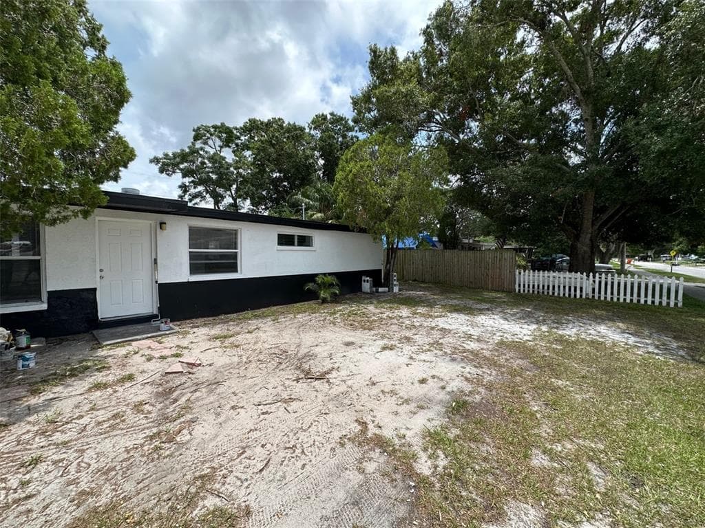 9225 82ND STREET SEMINOLE, FL 33777