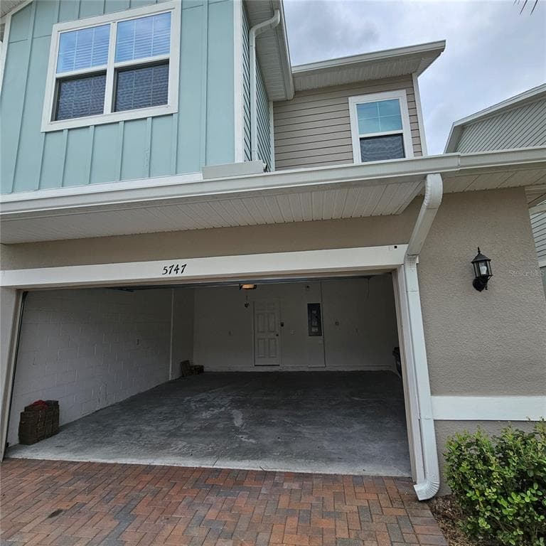5747 SPOTTED HARRIER WAY LITHIA, FL 33547