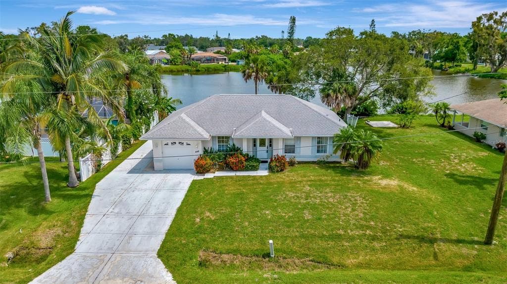 648 DOLPHIN ROAD VENICE, FL 34293