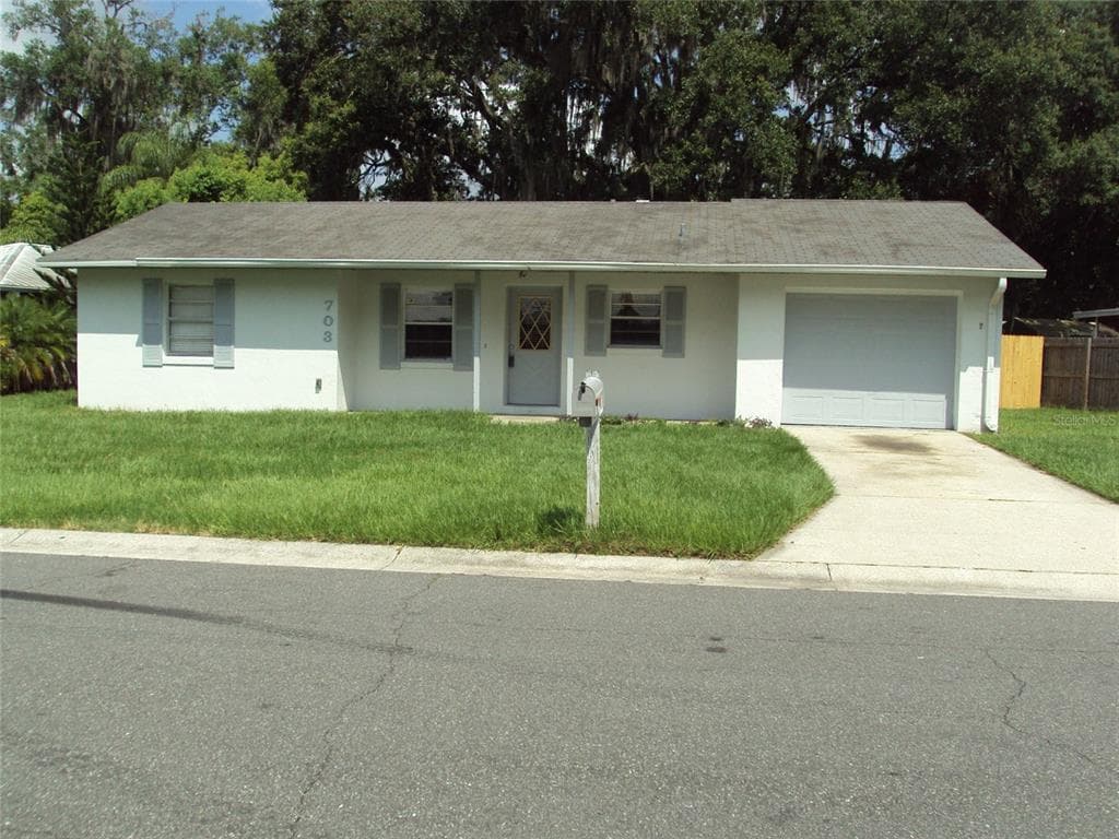 703 N BROWN STREET PLANT CITY, FL 33563