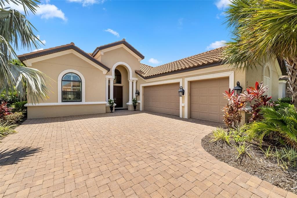 4740 BENITO COURT BRADENTON, FL 34211
