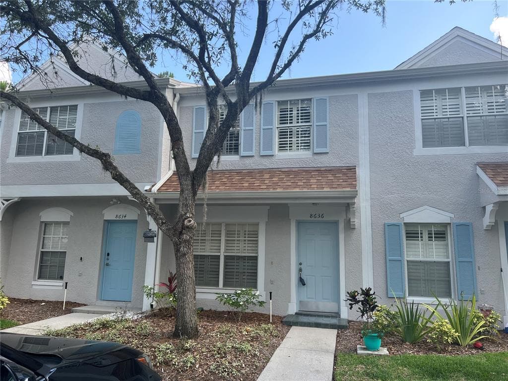 8636 HUNTERS KEY CIRCLE TAMPA, FL 33647