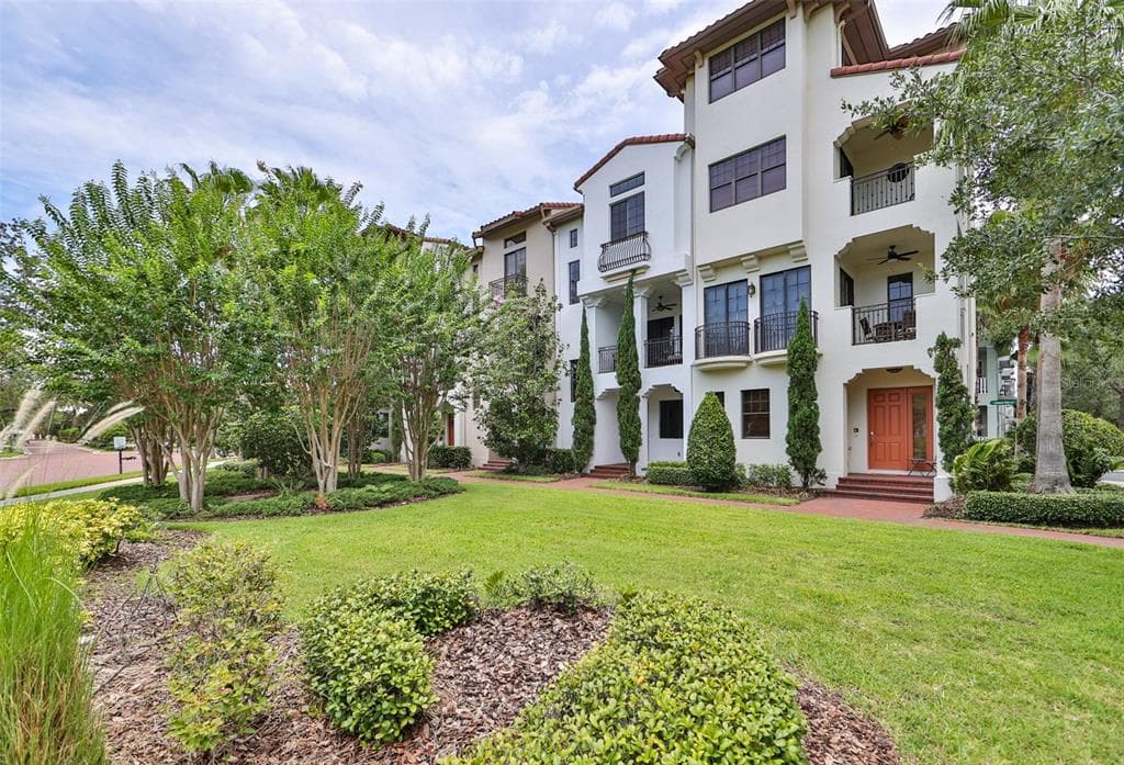 4815 YACHT CLUB DRIVE UNIT 102 TAMPA, FL 33616