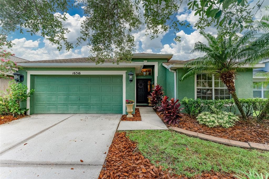 16316 BRIDGEGLADE LANE LITHIA, FL 33547