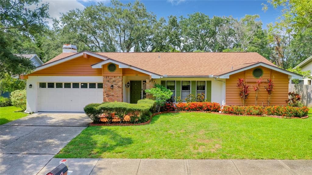 32 BISHOP CREEK DRIVE SAFETY HARBOR, FL 34695