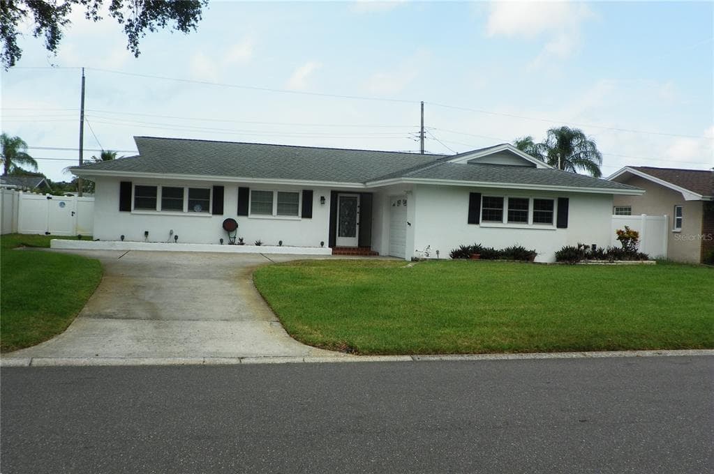13777 TRINIDAD DRIVE SEMINOLE, FL 33776