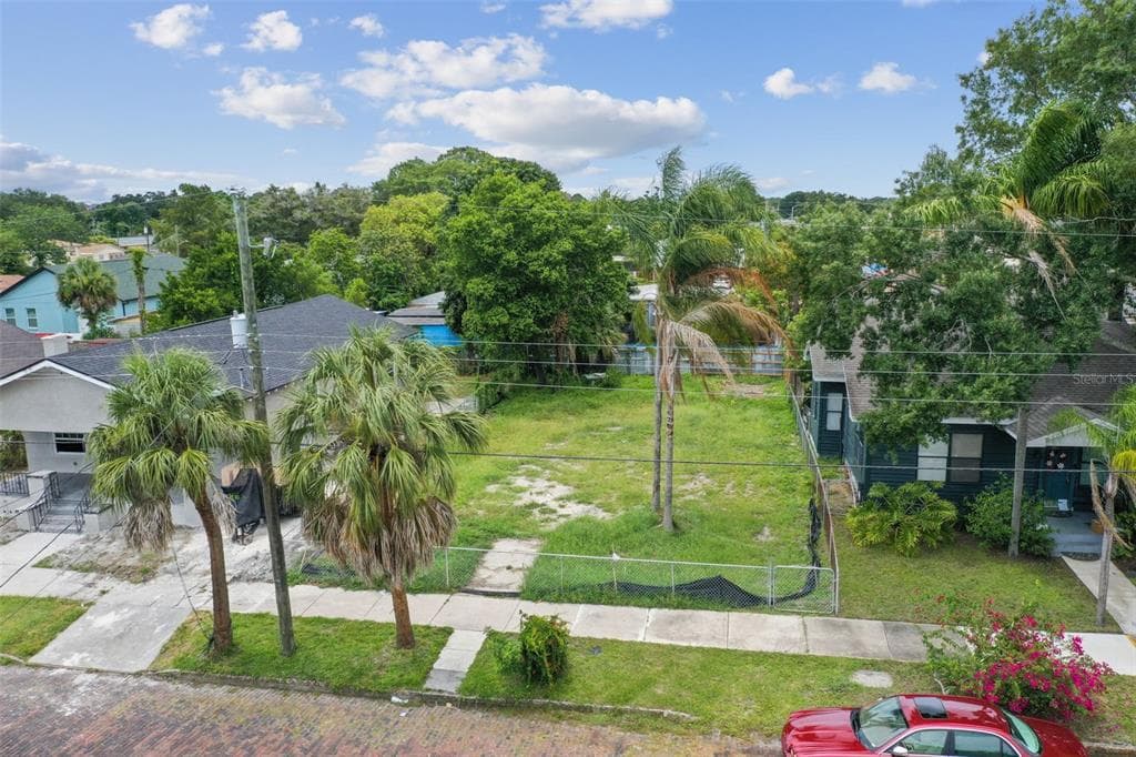 2727 W CHESTNUT STREET TAMPA, FL 33607