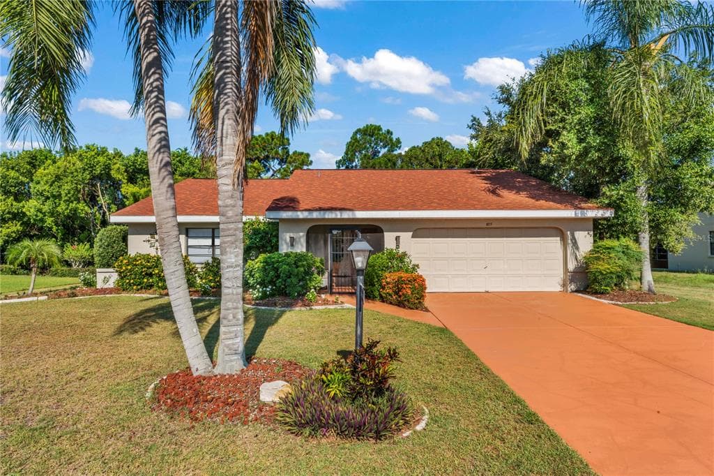 1817 NEW BEDFORD DRIVE SUN CITY CENTER, FL 33573