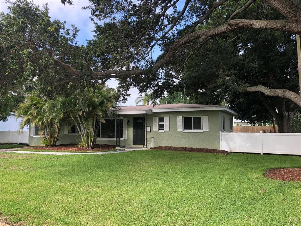 1480 FARRAGUT DRIVE N ST PETERSBURG, FL 33710