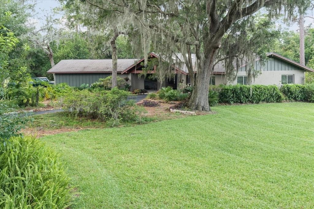 1717 RYAN DRIVE LUTZ, FL 33549