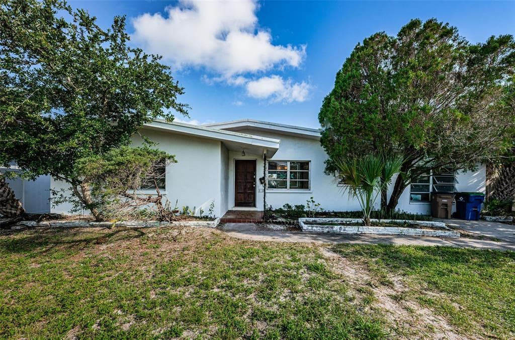 313 LA HACIENDA DRIVE INDIAN ROCKS BEACH, FL 33785