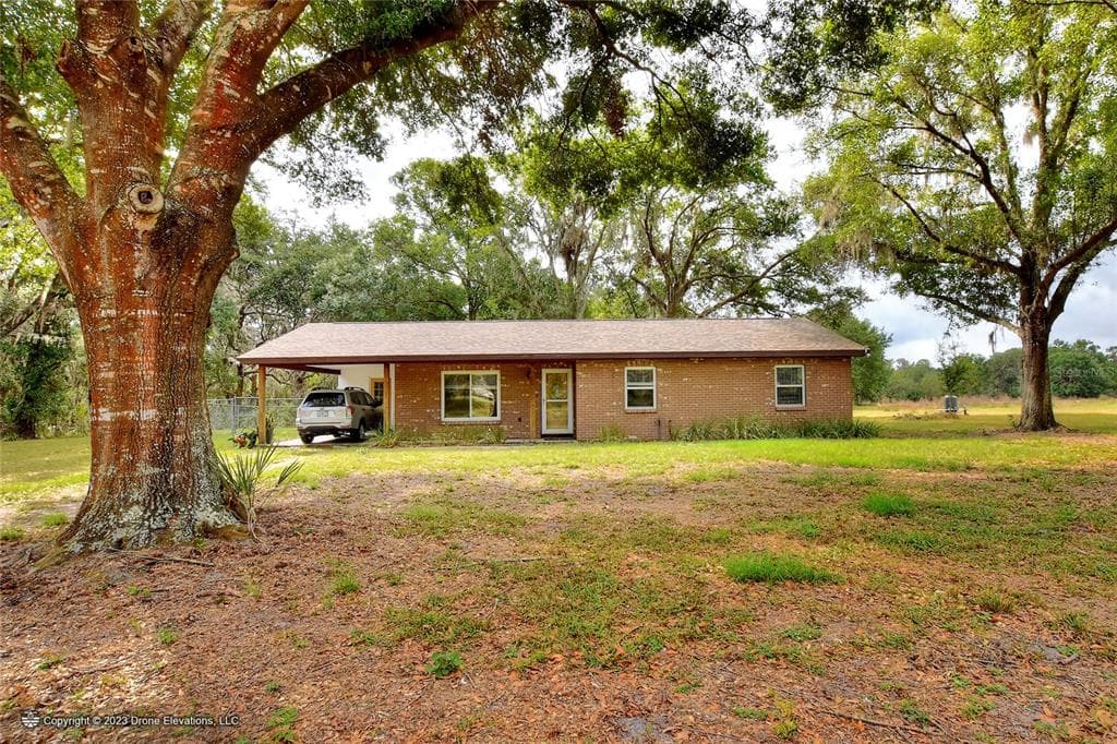 949 OLD WELCOME ROAD LITHIA, FL 33547