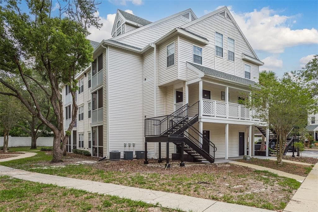3311 HAVILAND COURT UNIT 302 PALM HARBOR, FL 34684