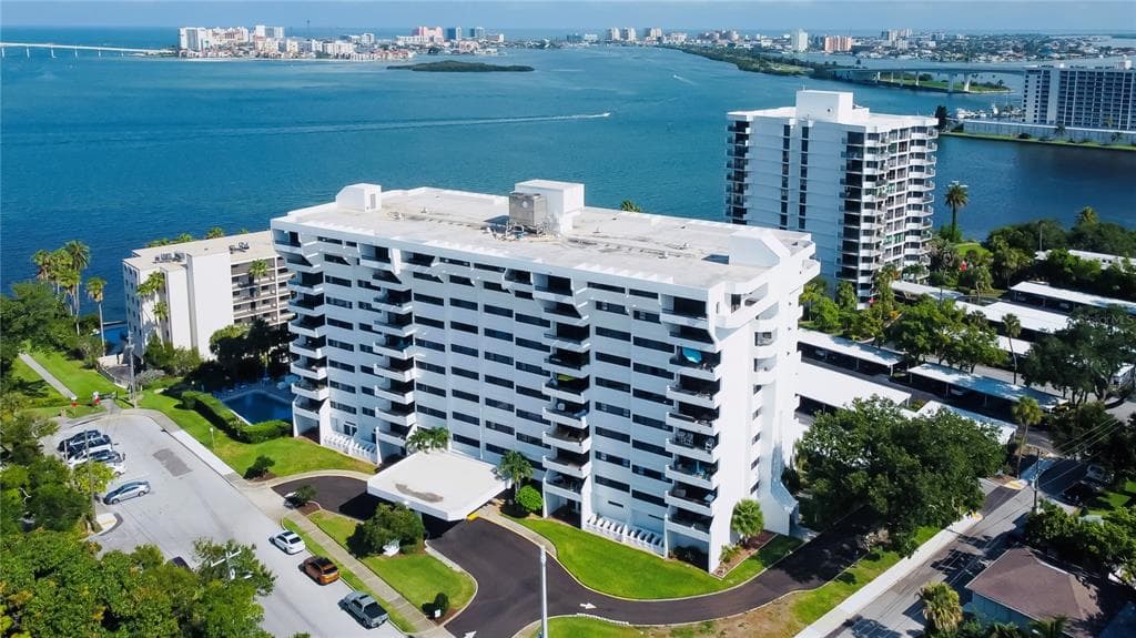 30 TURNER STREET UNIT 308 CLEARWATER, FL 33756