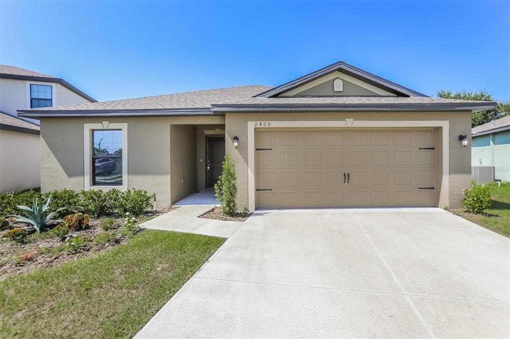 2400 BEXLEY DRIVE TAVARES, FL 32778