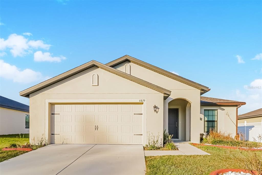 6829 REDBAY DRIVE BROOKSVILLE, FL 34602