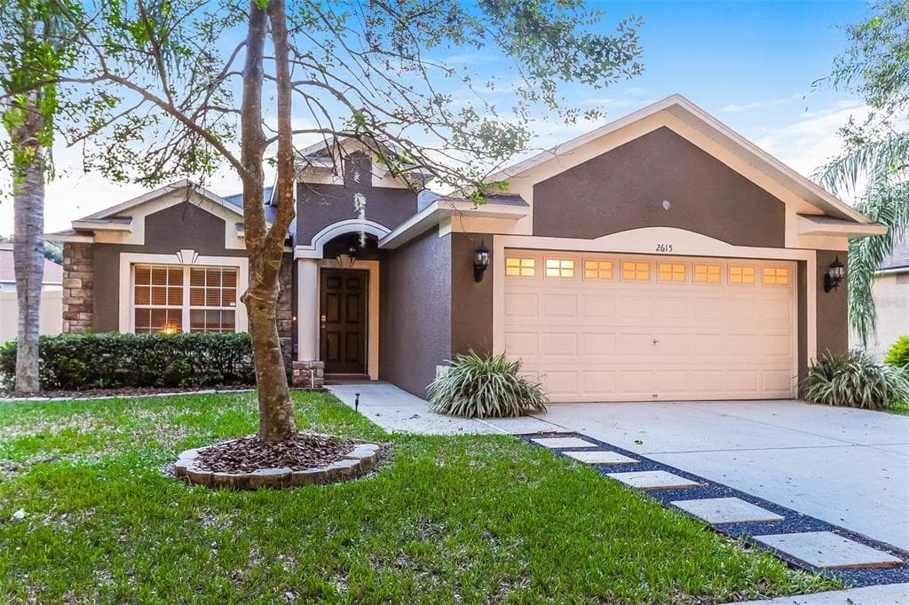 2615 QUEEN ALBERTA DRIVE VALRICO, FL 33596