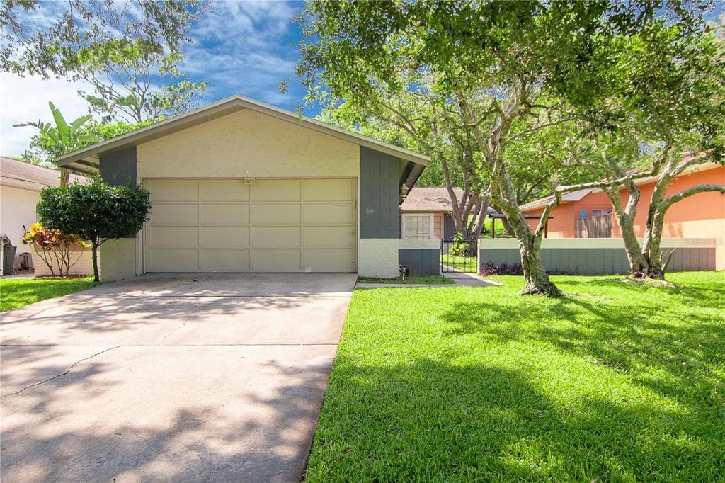 13015 CLUB DRIVE HUDSON, FL 34667