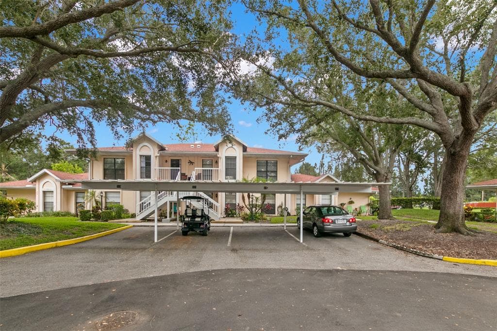317 KNOTTWOOD COURT UNIT 6 SUN CITY CENTER, FL 33573