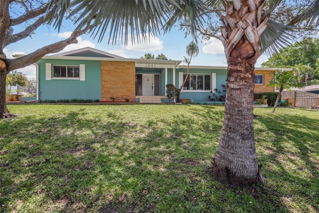 1531 HILL DRIVE LARGO, FL 33770