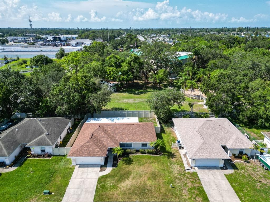 3207 40TH AVENUE W BRADENTON, FL 34205