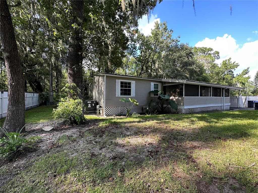 932 REYNOLDS ROAD LAKELAND, FL 33801
