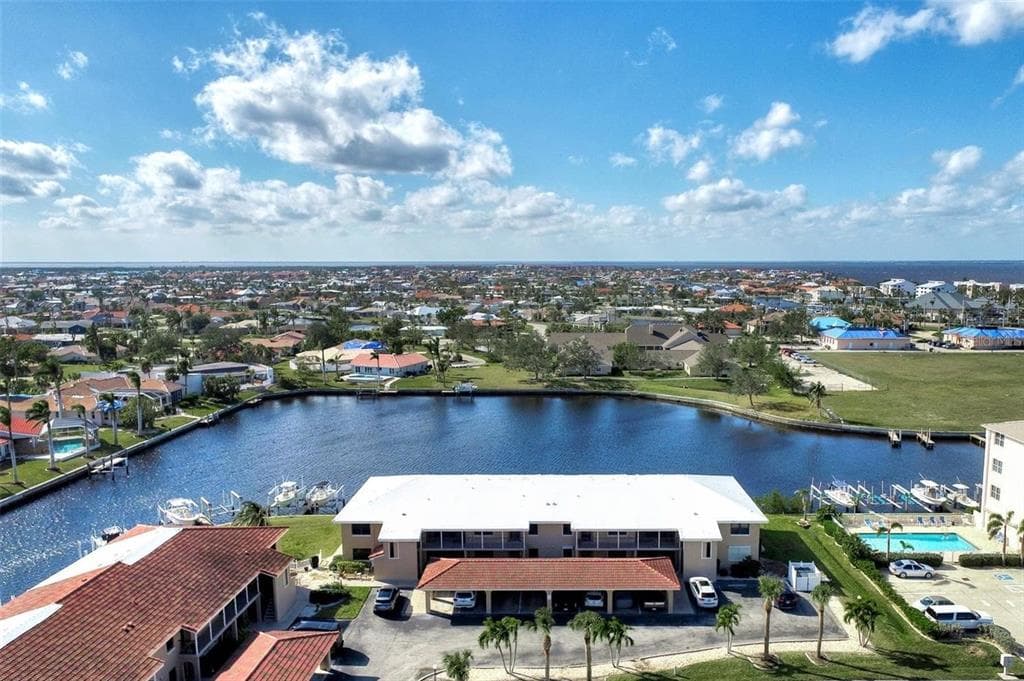240 LEWIS CIRCLE UNIT 29 PUNTA GORDA, FL 33950