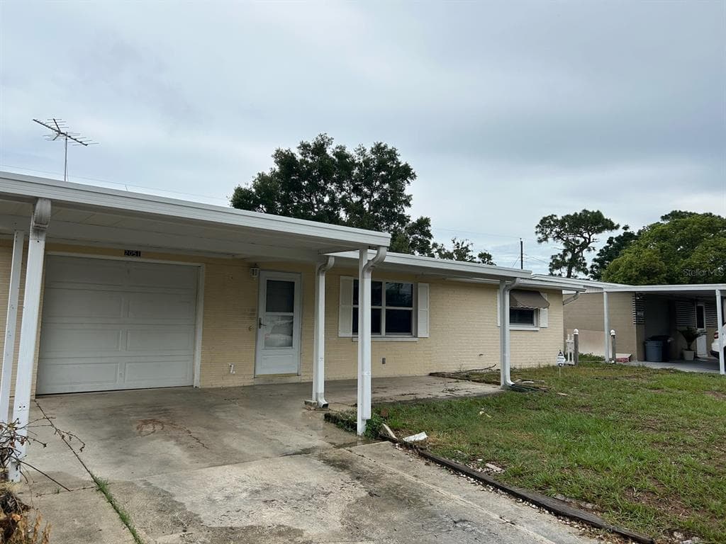 2051 HESS DRIVE HOLIDAY, FL 34691