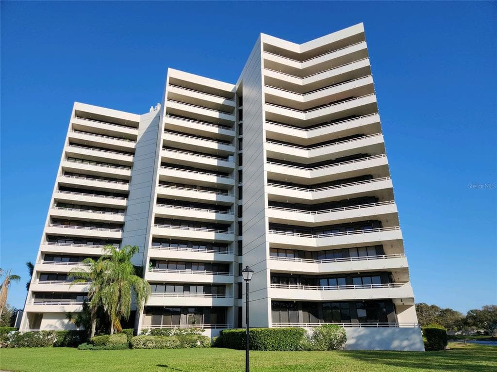 5950 PELICAN BAY PLAZA S UNIT 505 GULFPORT, FL 33707