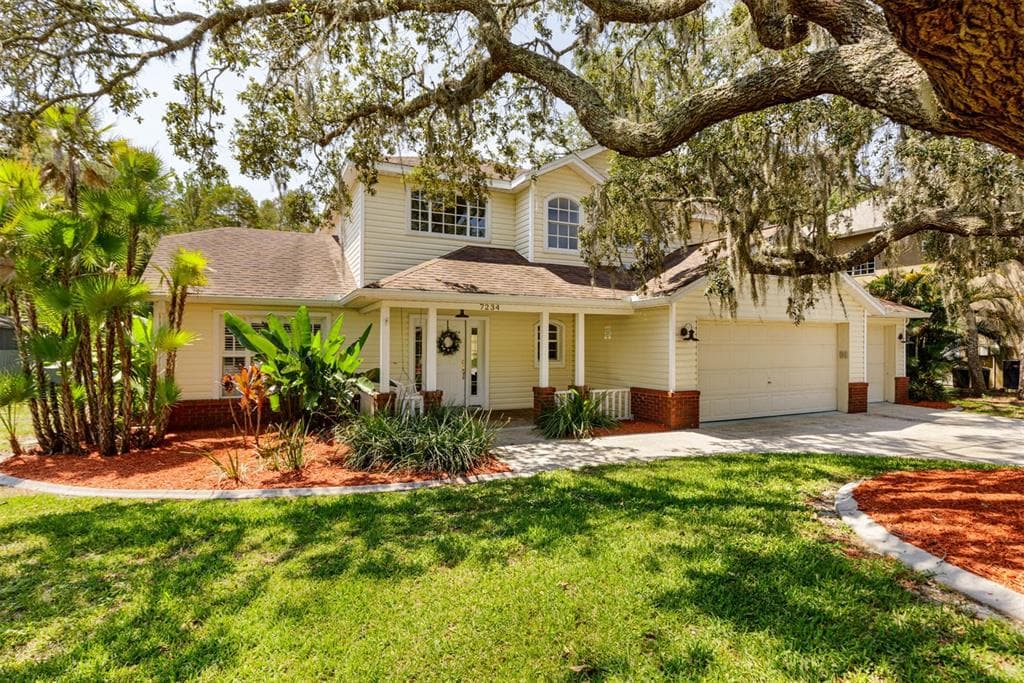 7234 AUBURN LANE