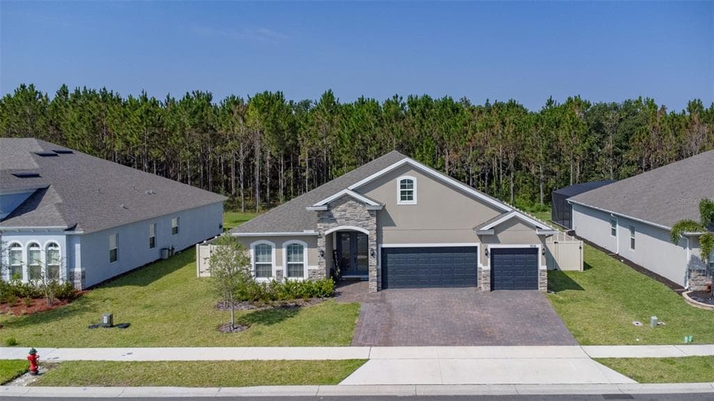 508 AVILA PLACE HOWEY IN THE HILLS, FL 34737