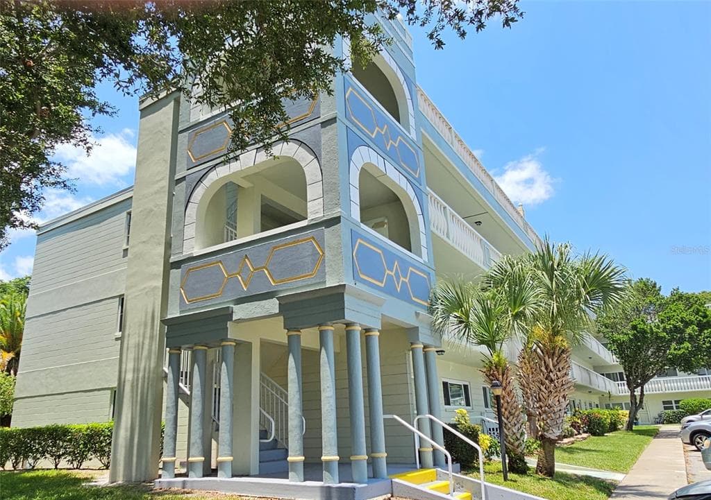 2292 COSTA RICAN DRIVE UNIT 24 CLEARWATER, FL 33763