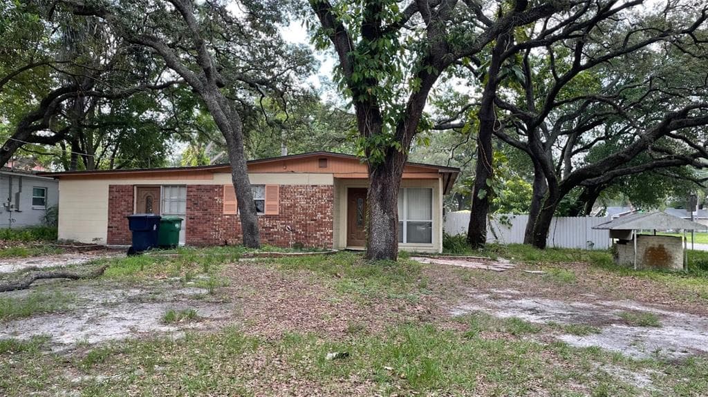 10901 N DIXON AVENUE TAMPA, FL 33612