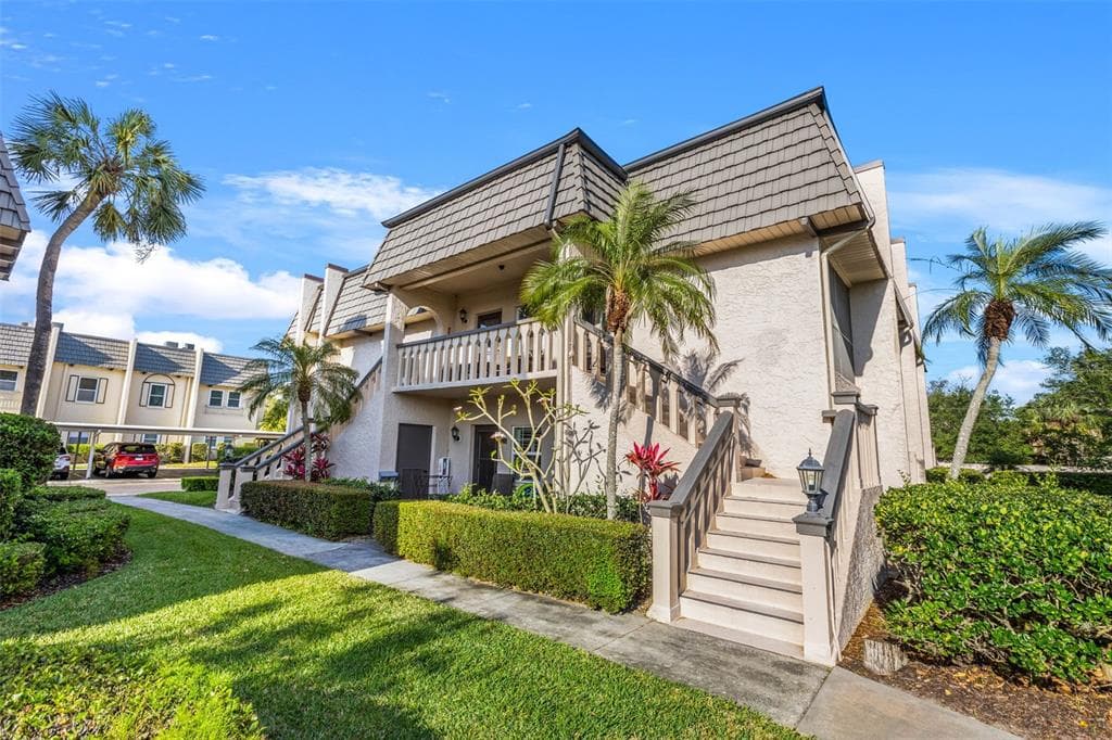 604 CORDOVA GREEN UNIT 604 SEMINOLE, FL 33777