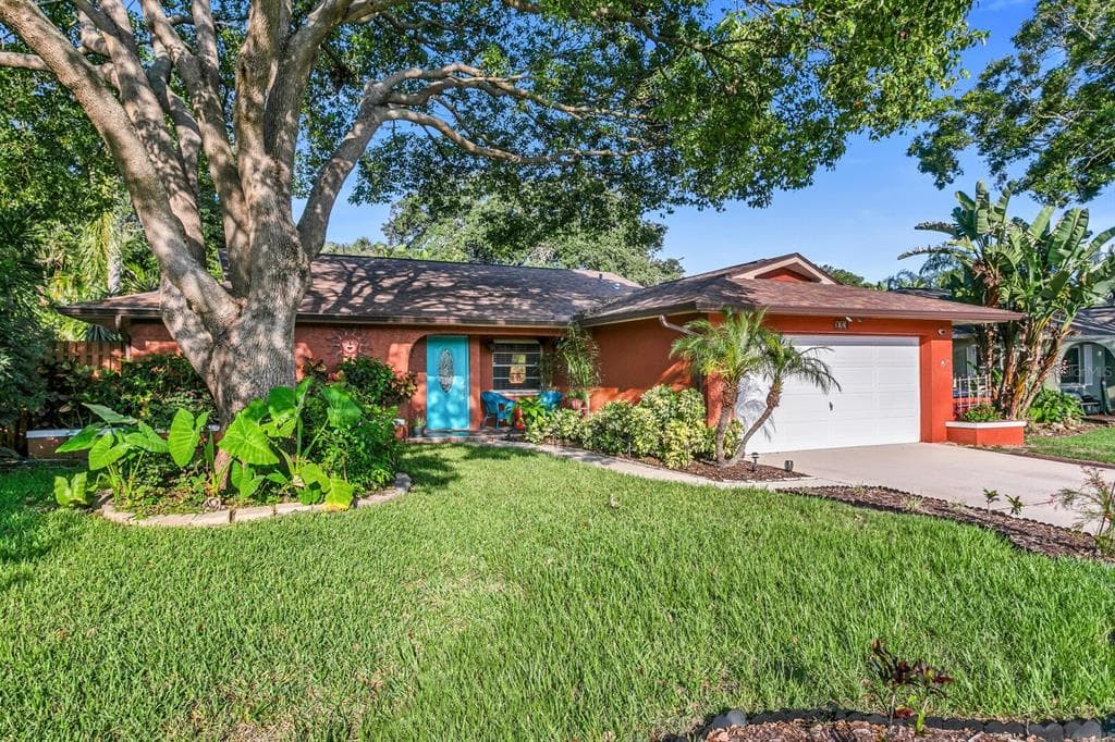 1013 PATRIOT PLACE DUNEDIN, FL 34698