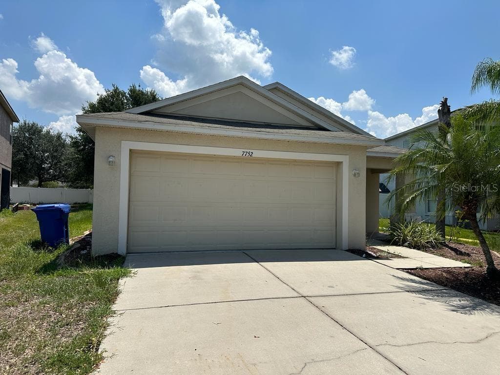 7752 CARRIAGE POINTE DRIVE