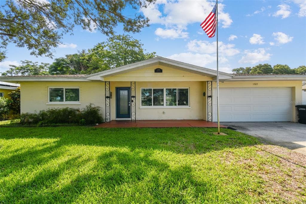 1305 MURRAY AVENUE CLEARWATER, FL 33755