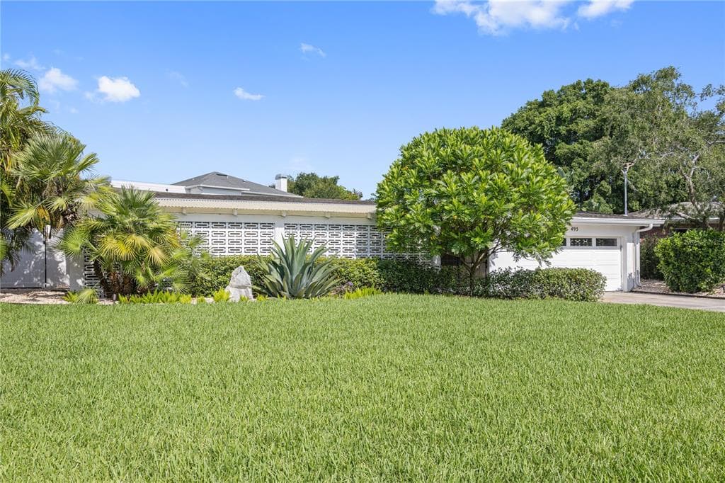 495 SUWANEE CIRCLE TAMPA, FL 33606