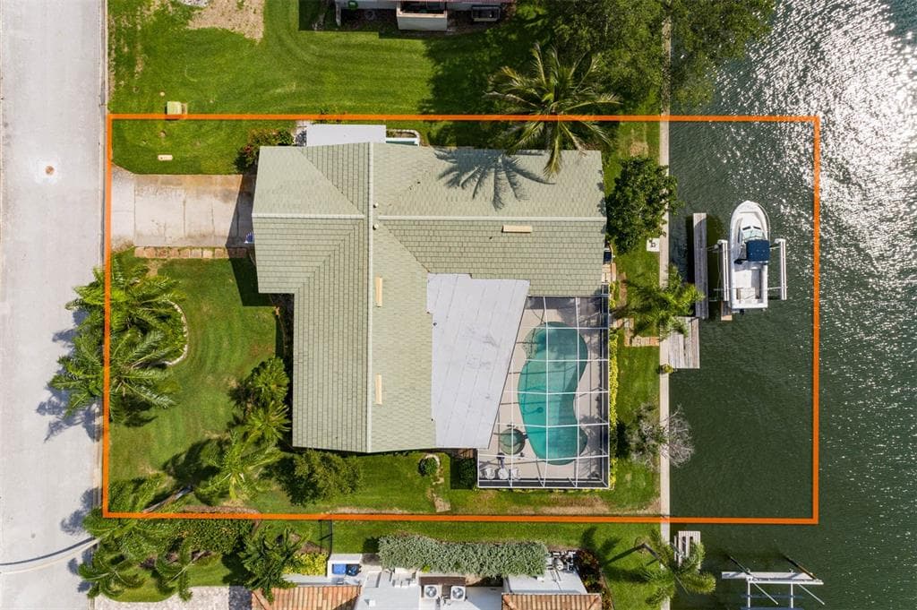 2019 ILLINOIS AVENUE NE ST PETERSBURG, FL 33703