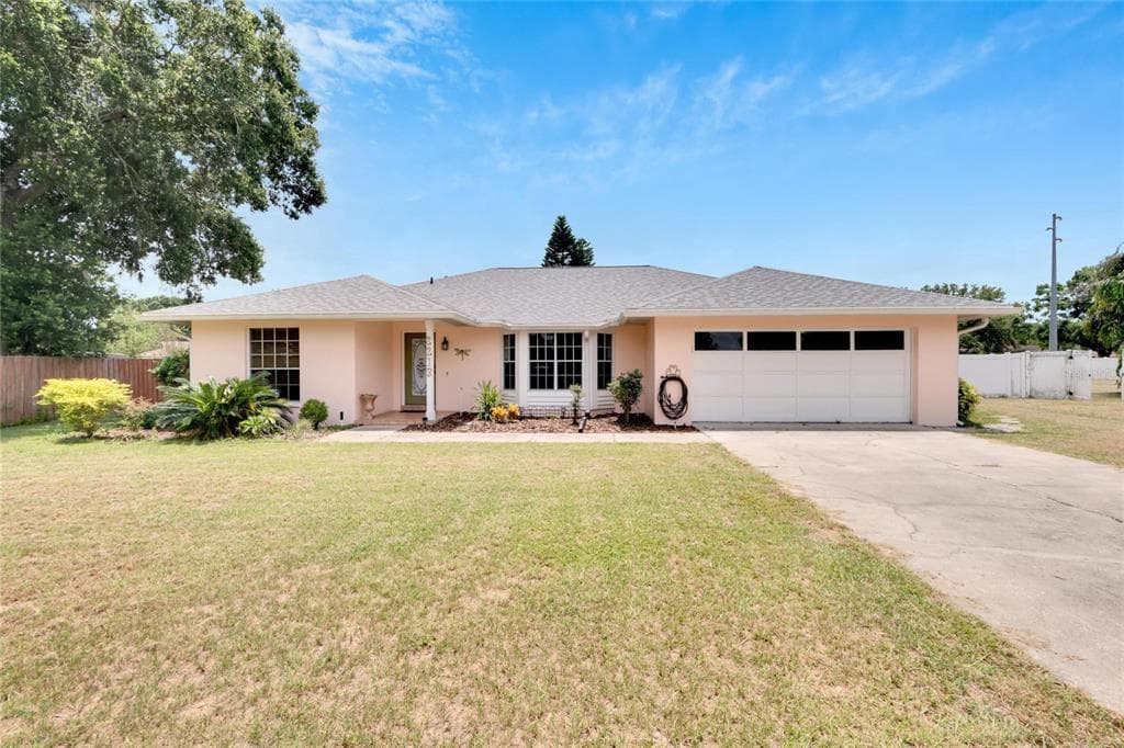 2213 FLAMING ARROW DRIVE LAKELAND, FL 33813